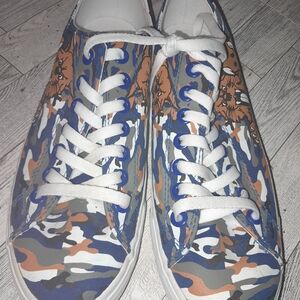 Unisex University of Kentucky Camouflage Sneakers size 8M/9.5W